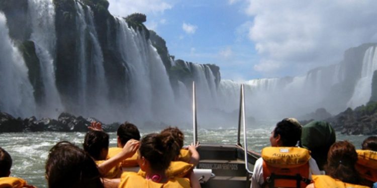 El turismo generó casi $2.900 millones en la primera quincena de enero en Misiones