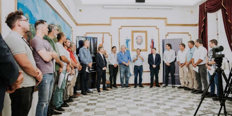 Entregaron fondos a emprendedores forestales y cerveceros