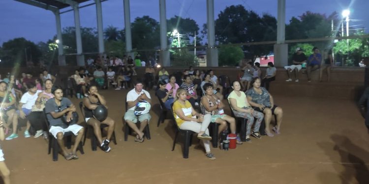 Familias del Barrio A-4 dieron su apoyo a la candidatura de Fernando Meza para la intendencia de Posadas