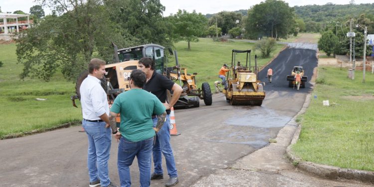 Vialidad Provincial ejecuta obras en Mártires