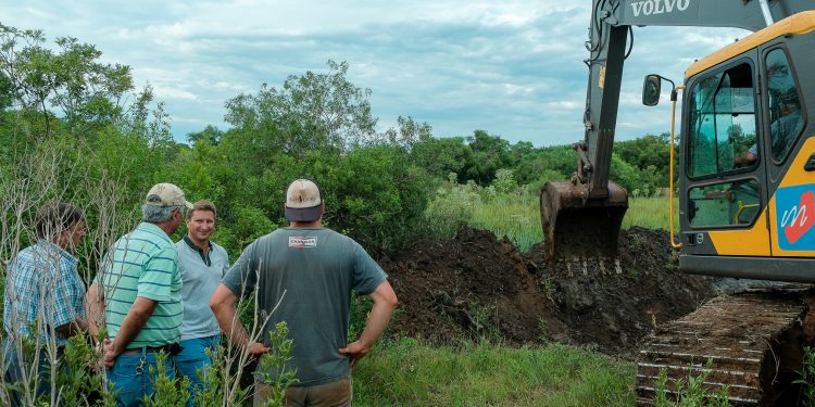 Vialidad Provincial colabora en garantizar el acceso al agua en zonas rurales