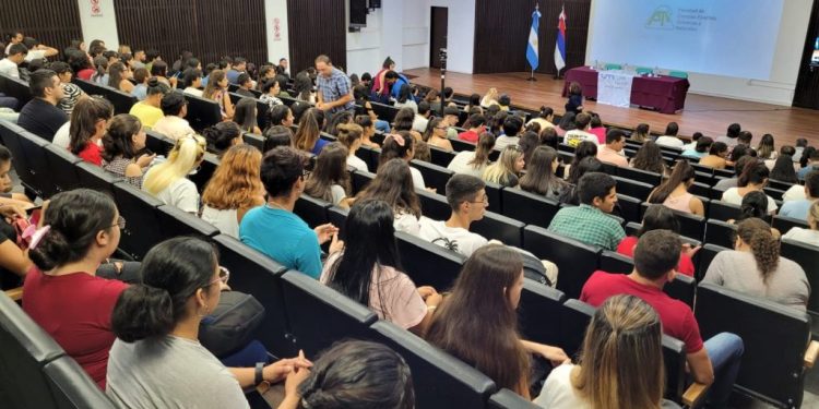 Con mil ingresantes, Enfermería comenzó su etapa de ingreso