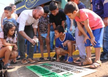 Oberá: intervención urbana “Aquí comienza el Río, no lo contamines”