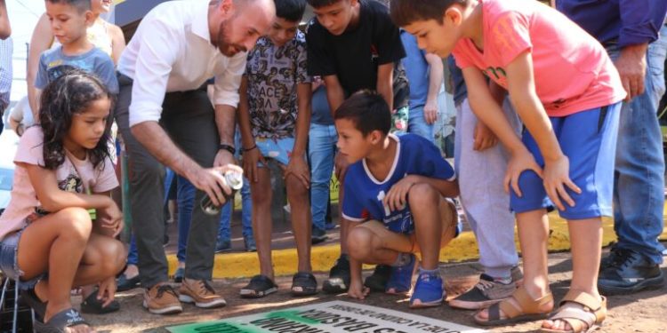 Oberá: intervención urbana “Aquí comienza el Río, no lo contamines”