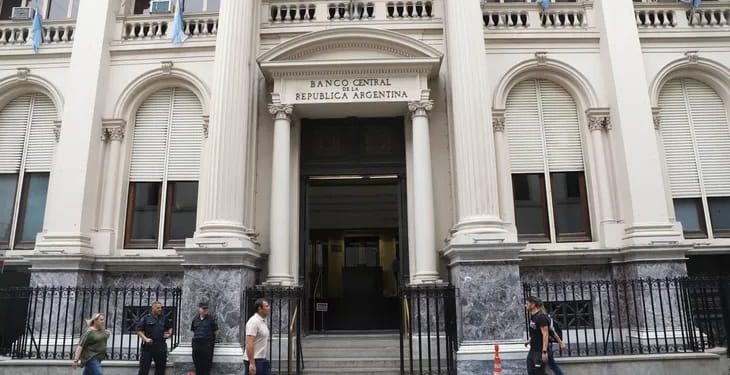 El Banco Central anunció que habrá un billete de $2.000 y analiza lanzar el de $5.000