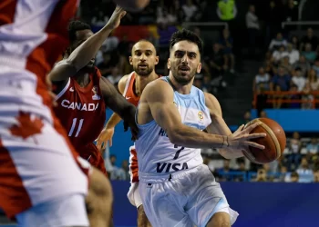 Básquet: Argentina derrotó a Canadá y está a un paso del Mundial