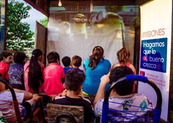 Desarrollo Social suma el Cine Móvil a las actividades territoriales que realiza en los barrios