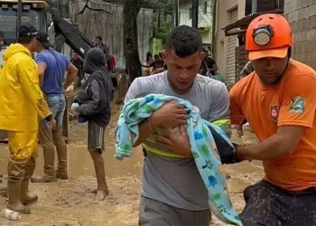 Brasil: más de 2 mil evacuados y se declaró 3 días de luto por las inundaciones