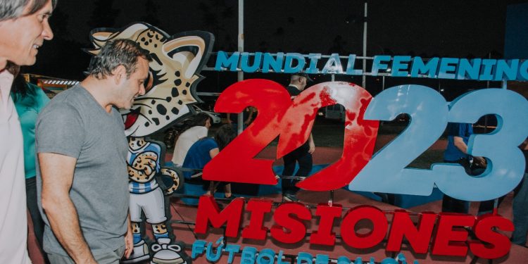 Herrera Ahuad acompañó la ceremonia de apertura del Mundial de Fútbol de Salón Femenino en Montecarlo