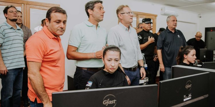Herrera Ahuad inauguró el Centro de Operaciones 911 de Oberá