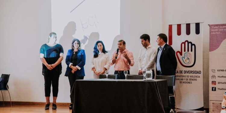 Herrera Ahuad acompañó la apertura de charla sobre violencia contra las mujeres