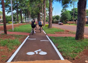 Vialidad Provincial construyó en Santa Ana una bicisenda por Av. San Martín