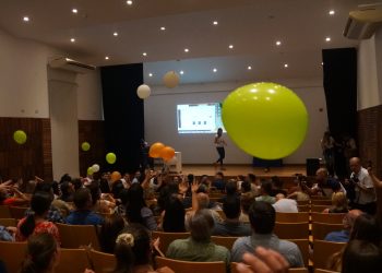 Aseguran que las herramientas de inteligencia artificial ponen el asombro y la curiosidad en primer lugar