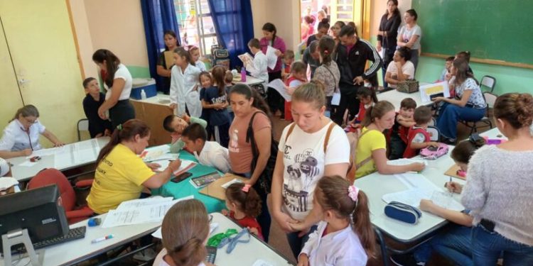 Se desplegaron operativos de salud para el ingreso escolar en distintos puntos de la provincia