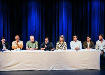 La Provincia entregó fondos a los Municipios para obras viales y de salud