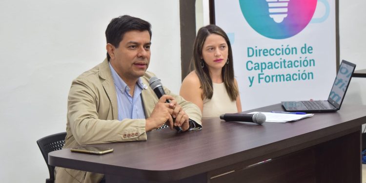 Posadas: se presentó la agenda anual de capacitaciones para agentes del HCD