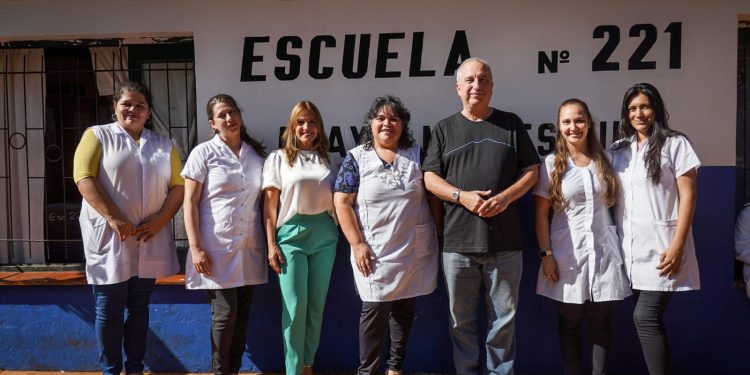 Passalacqua visitó escuelas en Colonia Gisela y destacó que «la educación llega a todos los rincones de la provincia»