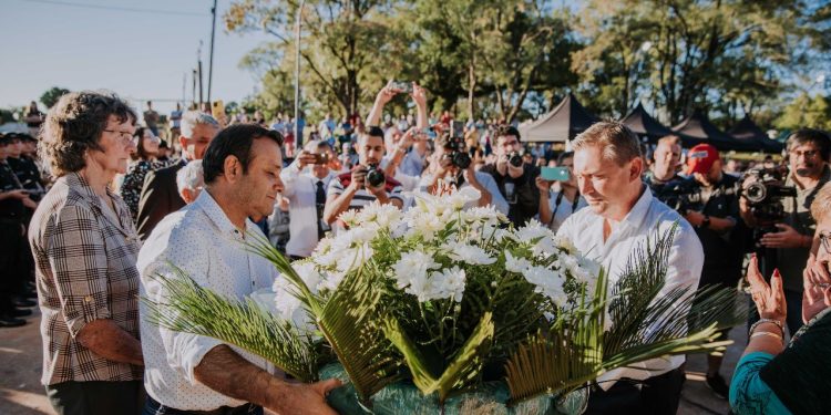 El gobernador participó en los festejos por el aniversario de Campo Grande y visitó la nueva terminal