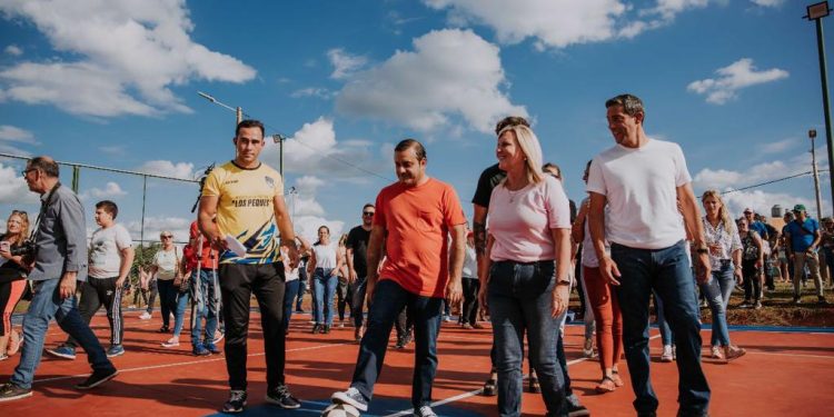 Herrera Ahuad visitó espacios deportivos y de seguridad en Apóstoles