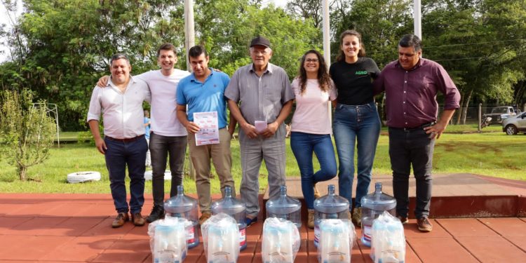 Familias de Aristóbulo del Valle y San Vicente beneficiadas con acceso a agua