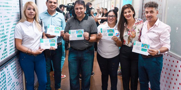 Desarrollo Social presentó el nuevo call center de la Línea 102 que funcionará las 24 horas del día