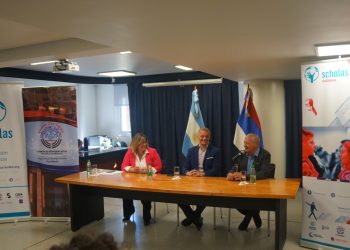 Legislatura misionera recibió la visita del presidente mundial de Schollas Ocurrentes