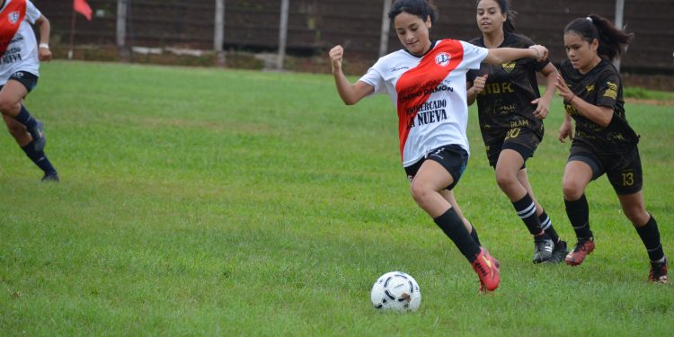 Liga Regional Obereña de Fútbol: arrancó el fútbol femenino