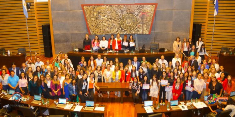 Parlamentarias presentaron Proyecto de Ley sobre Fortalecimiento de Espacios de Cuidados de las Infancias