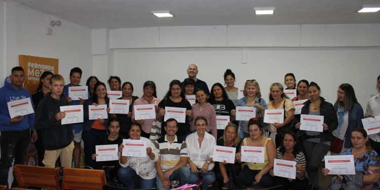 Más de 100 emprendedores posadeños participaron de los cursos de Introducción a la Educación Financiera