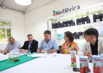 Con la presencia de medios nacionales Biofábrica firmó convenio con INTA