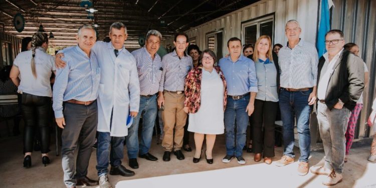 Herrera Ahuad inauguró el edificio de la Escuela Especial Nº 52 y entregó maquinaria vial en San Antonio