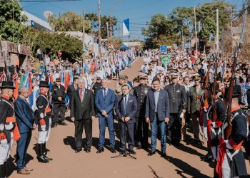 Entre inauguraciones y anuncios, Herrera Ahuad presidió el acto central por el 25 de Mayo