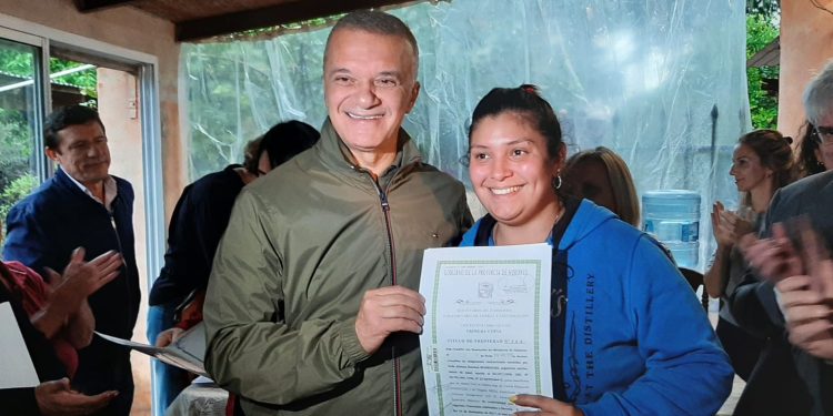 Apóstoles: 26 familias del barrio Estación lograron hacer realidad su sueño de tener el título de propiedad
