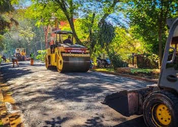 Vialidad ejecuta nueva etapa de pavimento sobre empedrado en Eldorado
