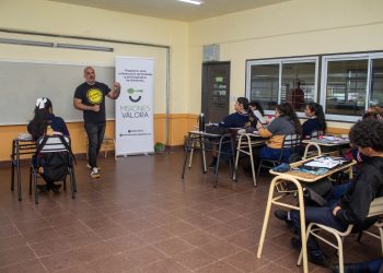 El Ministerio de Desarrollo Social brinda charla en escuelas secundarias sobre el desperdicio de alimentos
