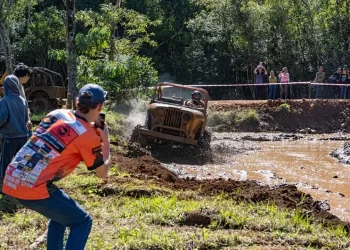 Más de 100 Jeeps 4×4 rugieron en el noveno encuentro en Dos de Mayo