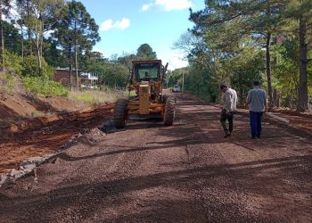 Vialidad de Misiones trabaja en el segundo acceso asfaltado a Tobuna