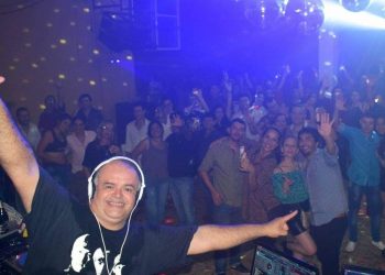 Posadas: DJ Vaca presenta la segunda edición de “La Noche del Plástico Negro”