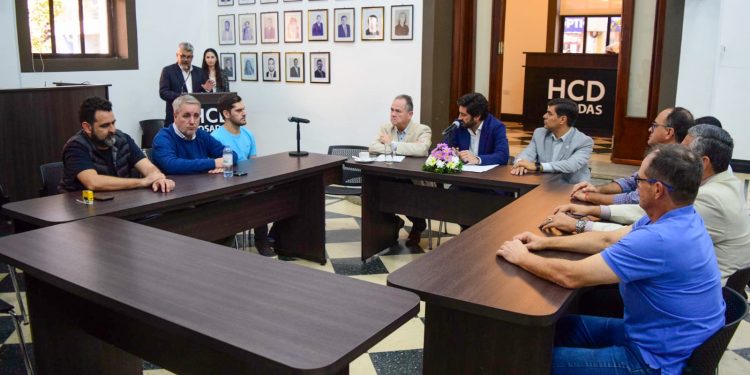 Concejales avanzan en el fortalecimiento de los vínculos entre Posadas y Encarnación