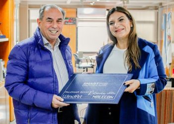 Silvana Ratti entrega los proyectos Smart Pos al intendente Stelatto, promoviendo más desarrollos para Posadas