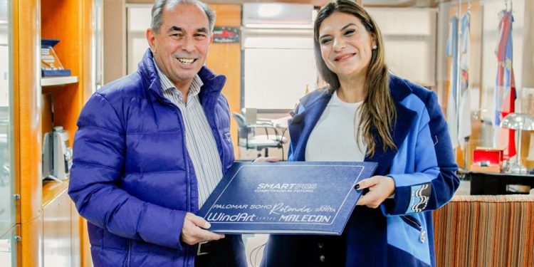 Silvana Ratti entrega los proyectos Smart Pos al intendente Stelatto, promoviendo más desarrollos para Posadas
