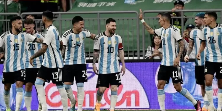 La Selección Argentina venció por 2 a 0 a Australia con un gol récord de Messi