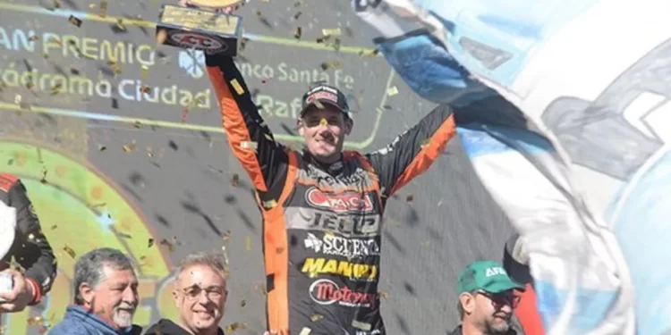 Turismo Carretera: Santiago Mangoni festejó en Rafaela