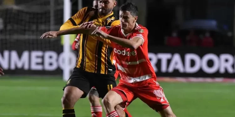 Copa Libertadores: River recibe a The Strongest en busca del pase a octavos