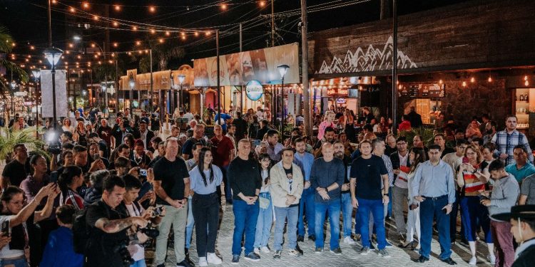 En Puerto Iguazú el gobernador inauguró las nuevas obras sobre la avenida Brasil