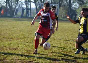 Liga Regional Obereña de Fútbol: El «Exa» se adelantó y en la otra llave terminaron igualados en la ida de las semifinales