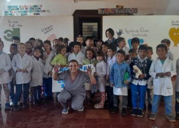 Enfermeros del Hospital de Campo Grande dictan talleres emocionales en la comunidad educativa