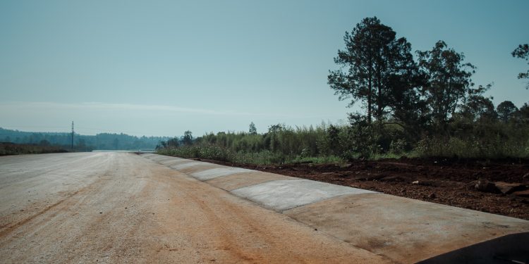 Vialidad Provincial terminó de asfaltar la pista del Autódromo de Eldorado