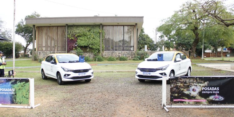 Posadas: entregaron nuevas unidades del Programa Ahora Taxi