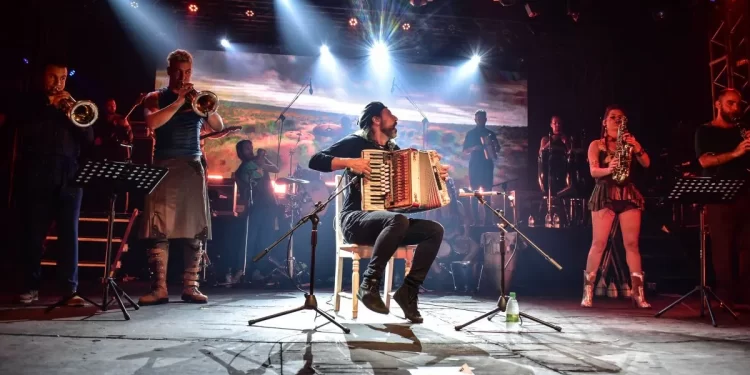 Posadas bailó cumbia sabrosa con La Delio Valdez